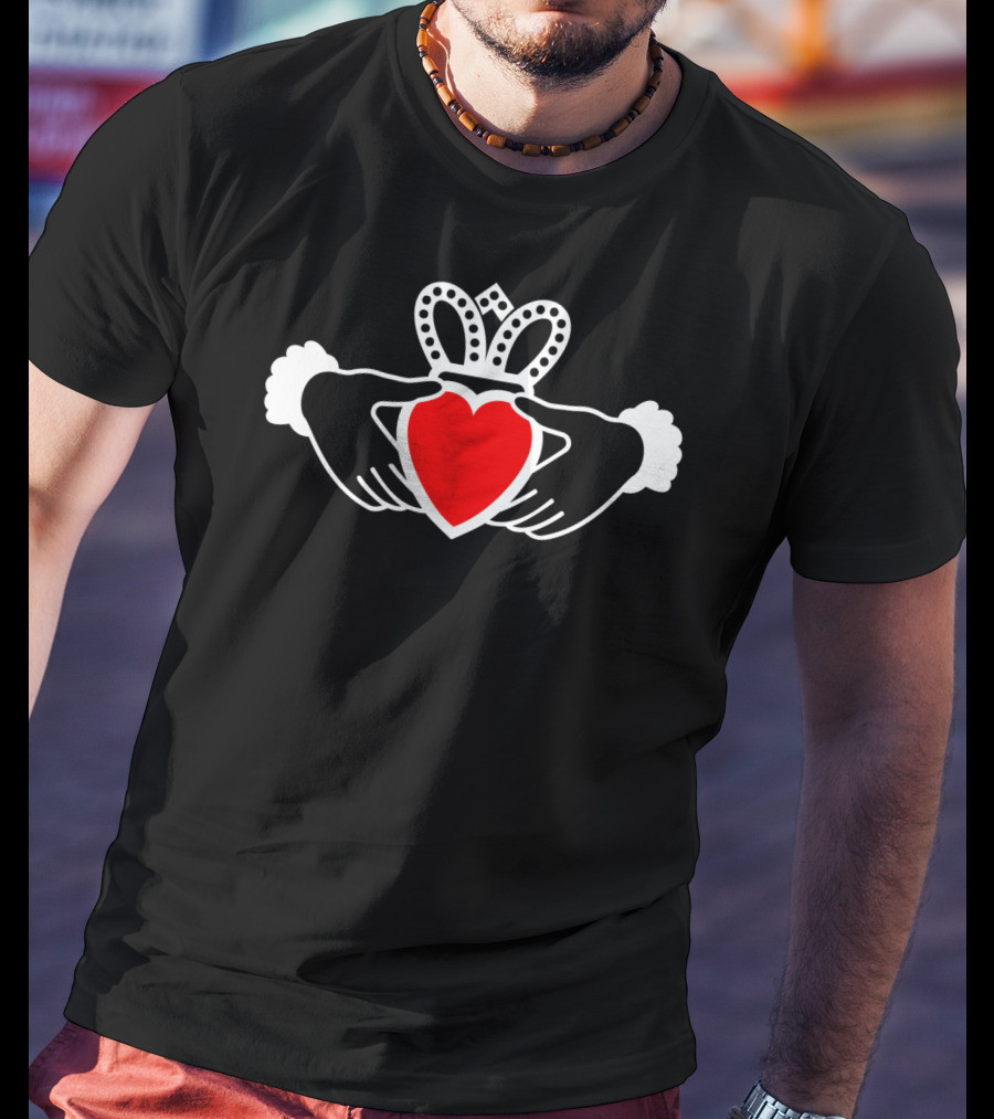 Irish Claddagh Ring Red Heart Symbol Va T-Shirt