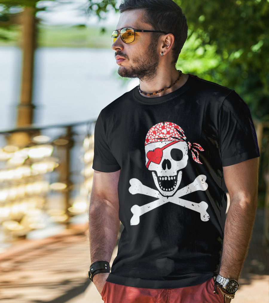 Pirate Skull And Crossbones Heart Bandana Eye Patch Flag Va T-Shirt