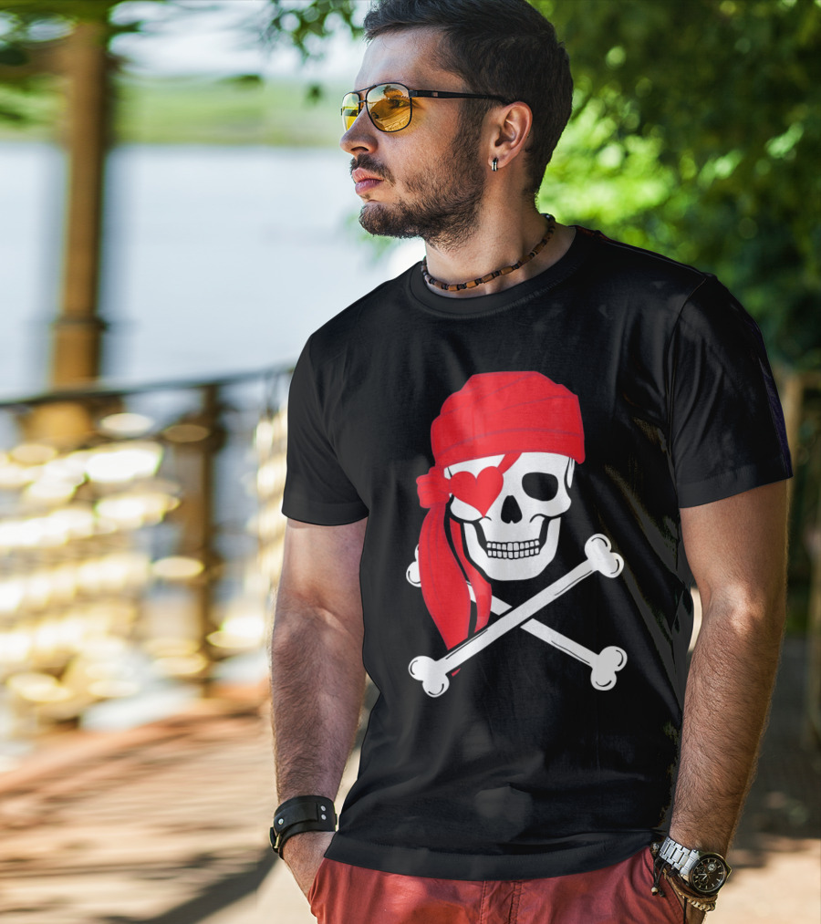 Pirate Skull And Cross Bones Heart Eyepatch Valentines T-Shirt