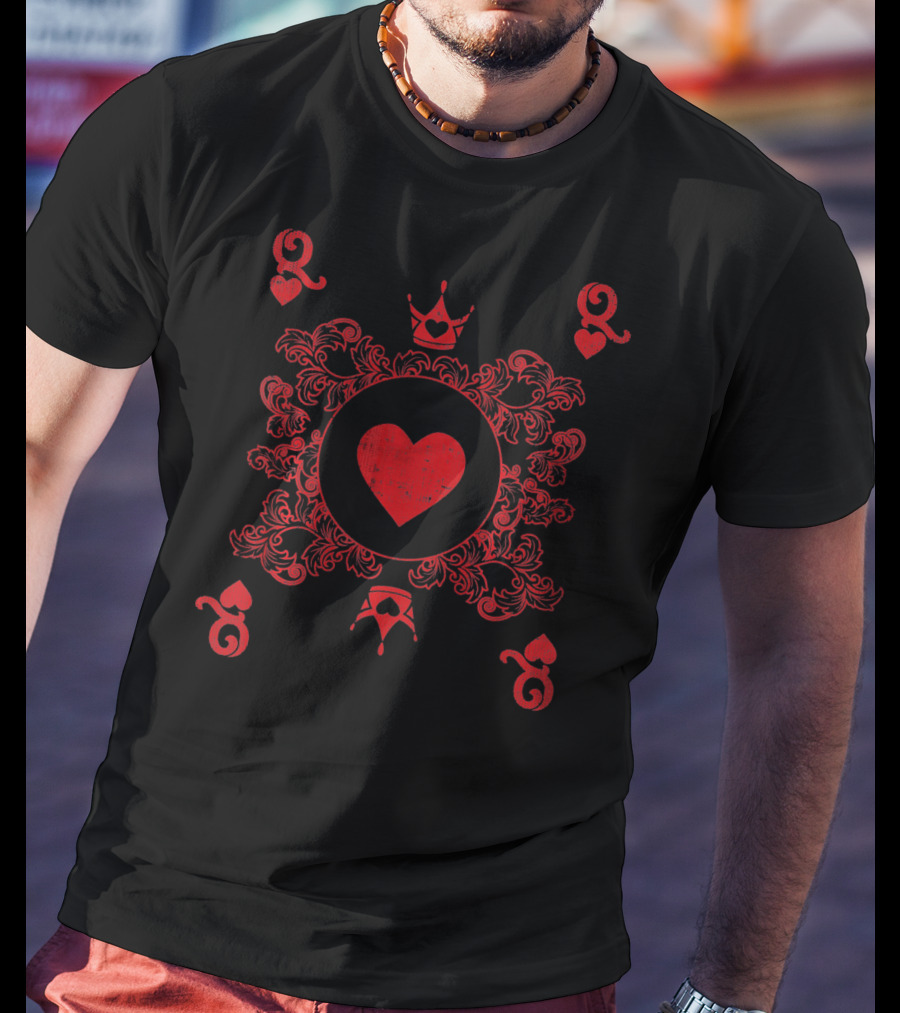 Queen Of Hearts Vintage Valentines Day Red Heart Crown Decor T-Shirt