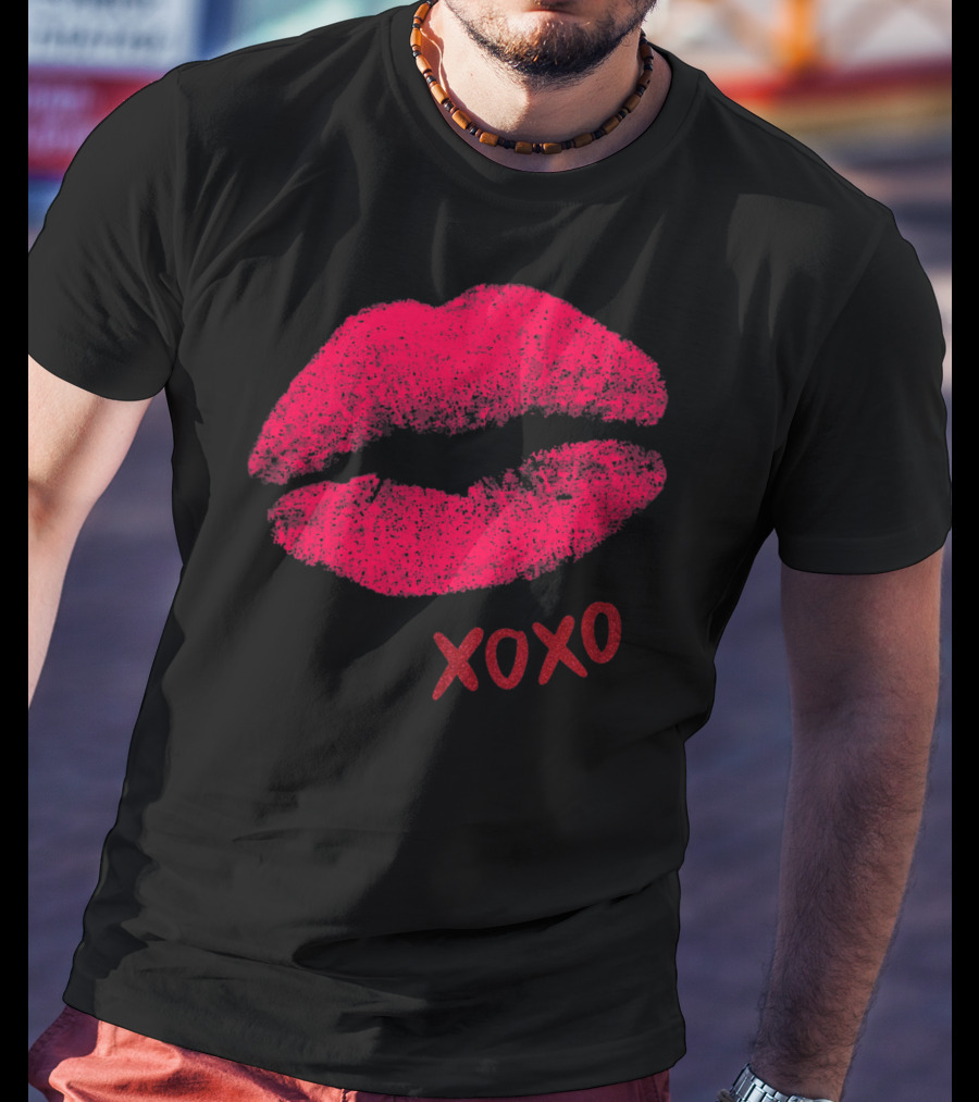 Red Lips XOXO Valentine Day Kiss T-Shirt