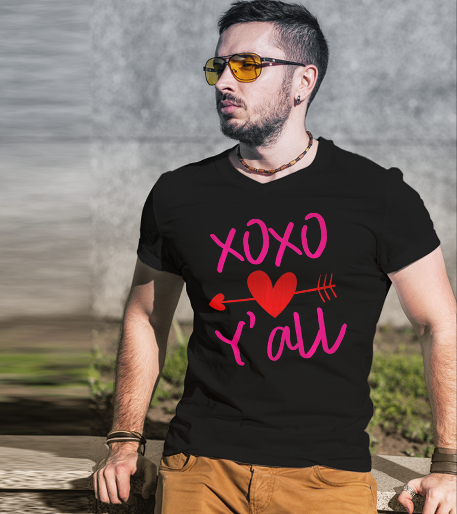 XOXO Heart Arrow Y'all Red Pink Valentines Day T-Shirt