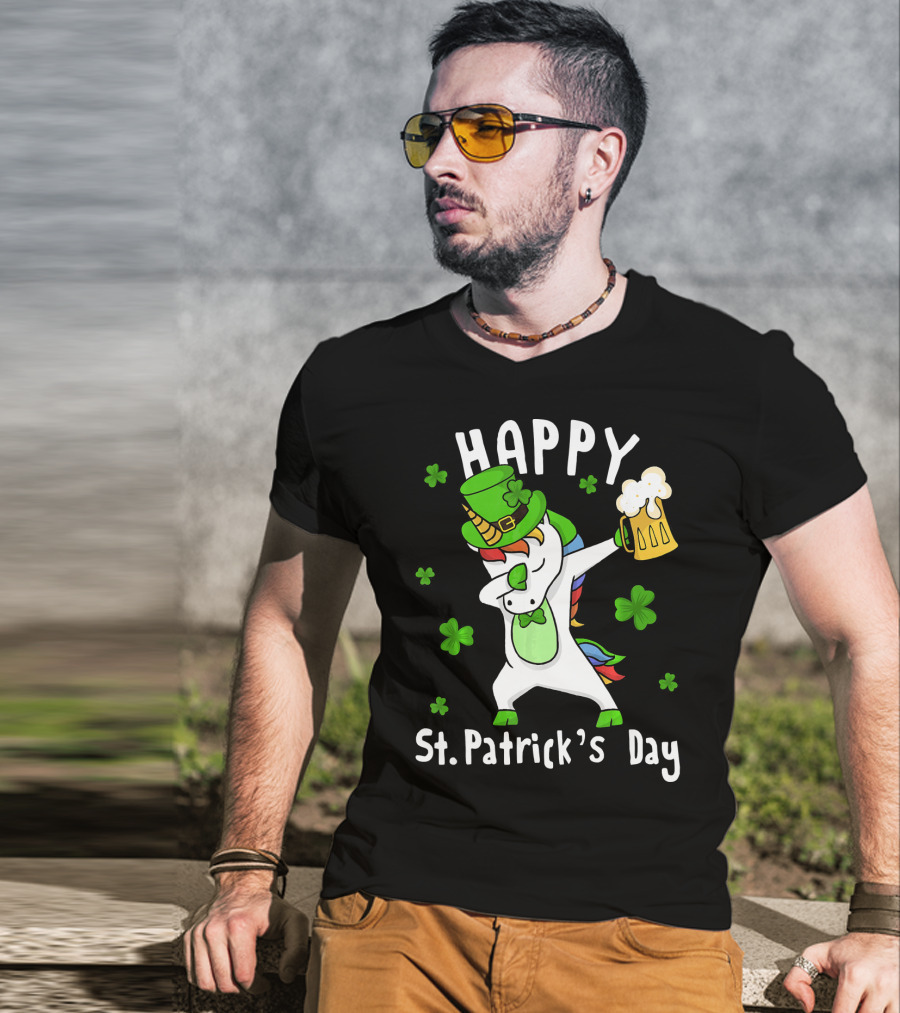 Happy St. Patrick's Day Dabbing Unicorn With Leprechaun Hat And Beer Mug T-Shirt