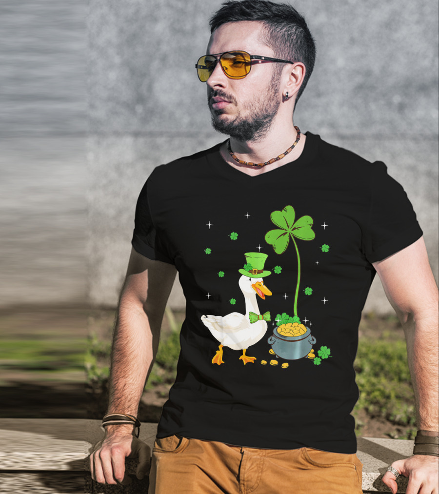 Shamrock Duck With Leprechaun Hat And Pot Of Gold T-Shirt