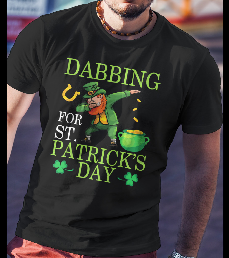 Dabbing Leprechaun Sprinkling Gold For St. Patrick's Day T-Shirt