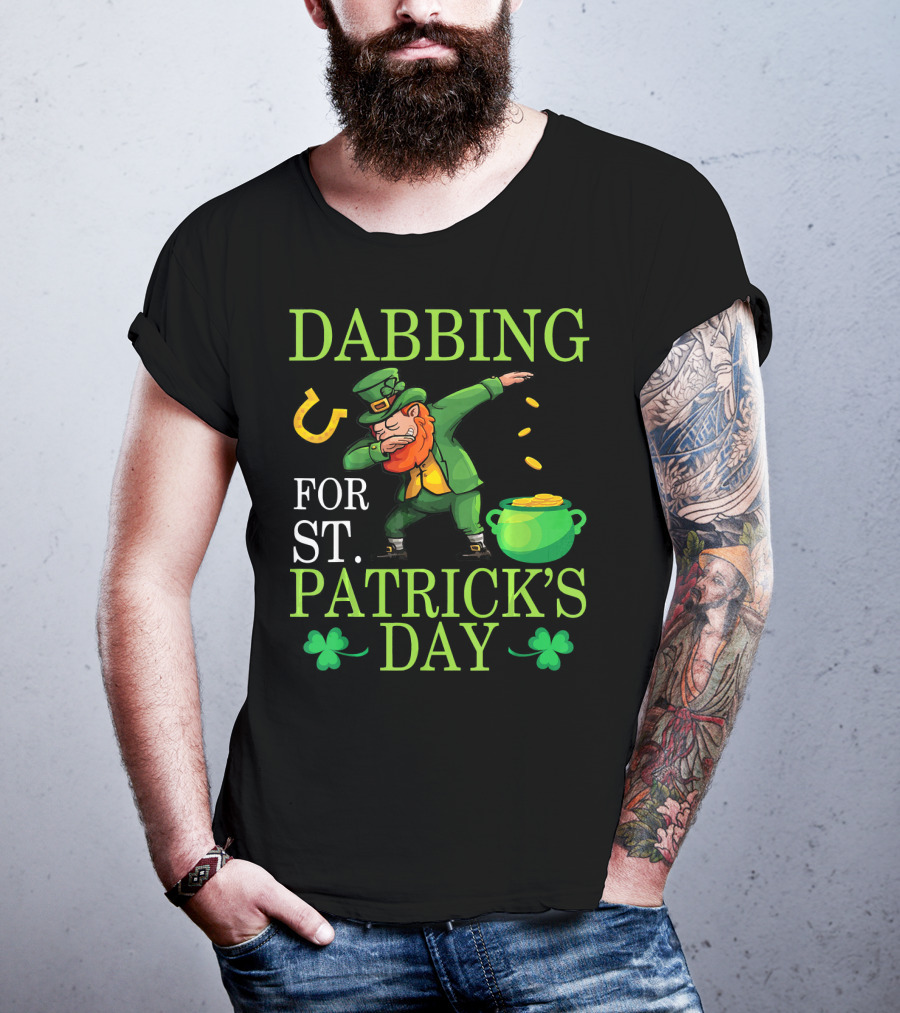 Dabbing Leprechaun Sprinkling Gold For St. Patrick's Day T-Shirt