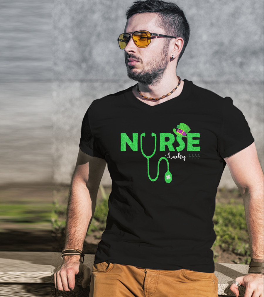 Lucky Nurse St. Patrick's Day With Shamrock Stethoscope And Leprechaun Hat T-Shirt