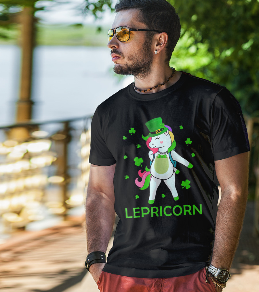St Patricks Day Flossing Lepricorn Irish Unicorn With Green Hat And Shamrocks T-Shirt