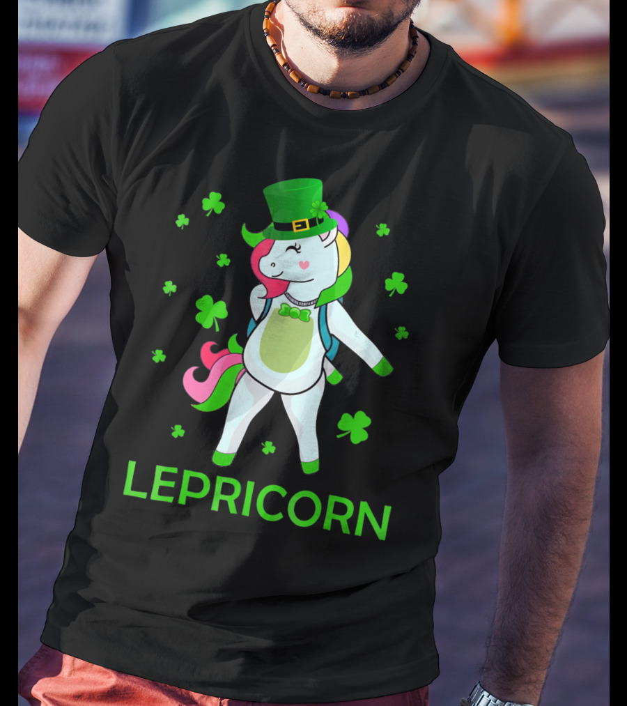 St Patricks Day Flossing Lepricorn Irish Unicorn With Green Hat And Shamrocks T-Shirt