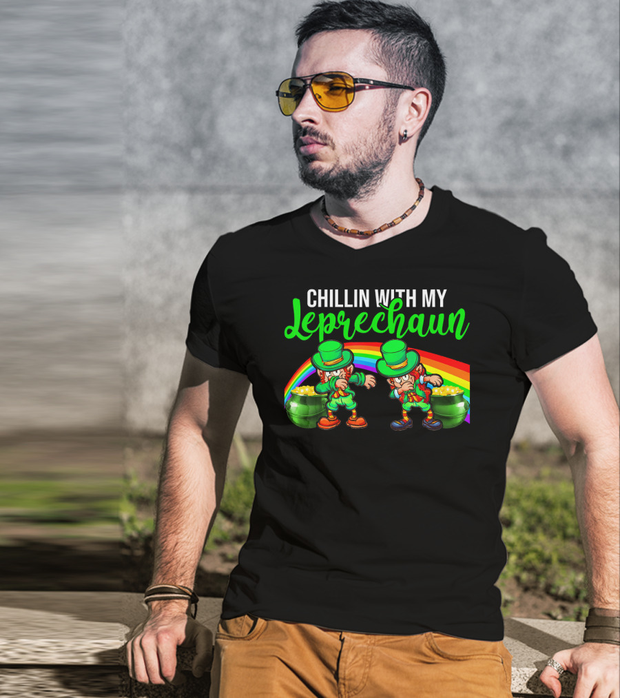Chillin With My Leprechaun St Patricks Rainbow Pot Of Gold T-Shirt