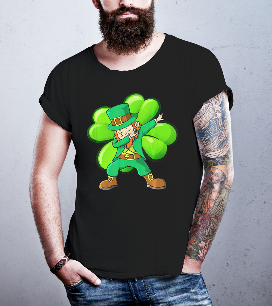 Cute Dabbing Leprechaun With Green Shamrock Background T-Shirt