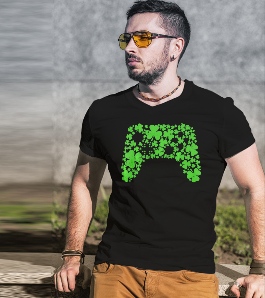 St Patricks Day Gamer Gaming Lucky Shamrock Controller T-Shirt