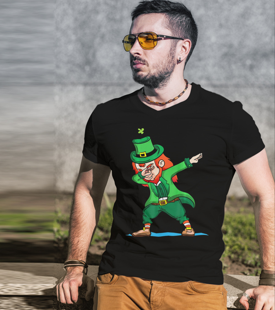 Saint Patricks Day Leprechaun Dabbing Clover Iconic Festive Green T-Shirt