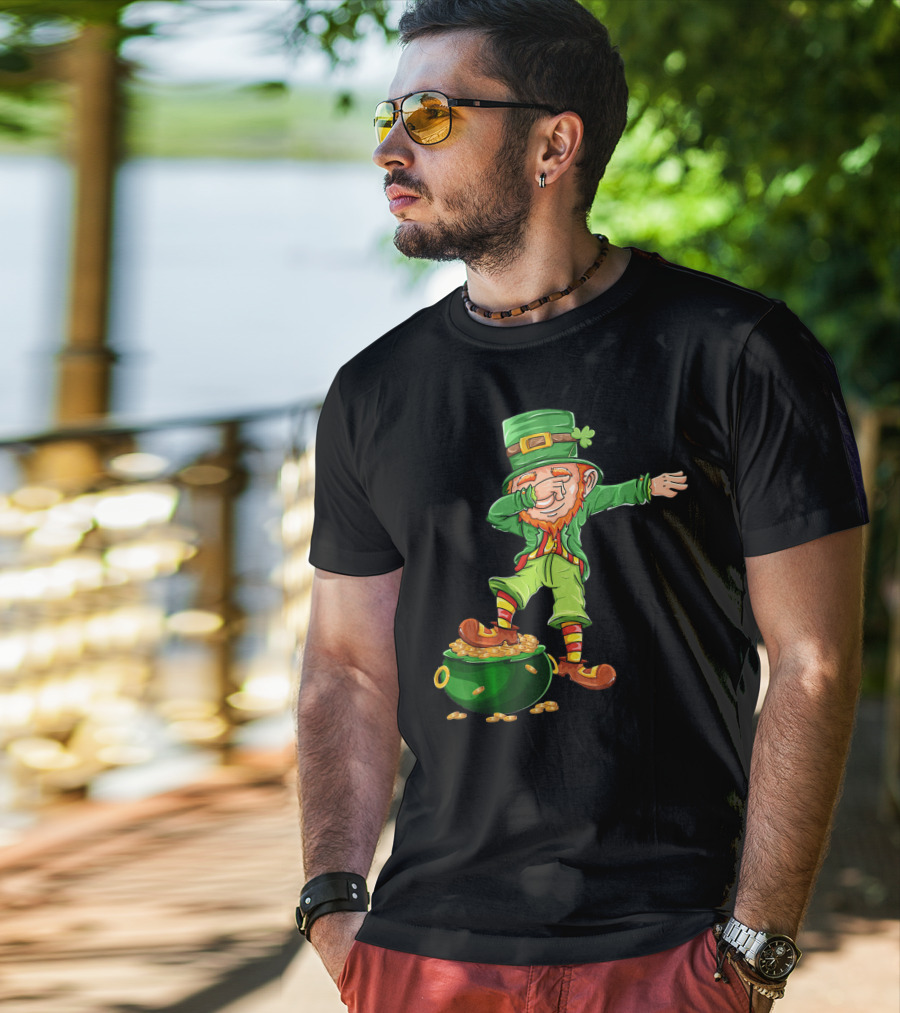 Leprechaun Dabbing St Patricks Day Pot Of Gold T-Shirt