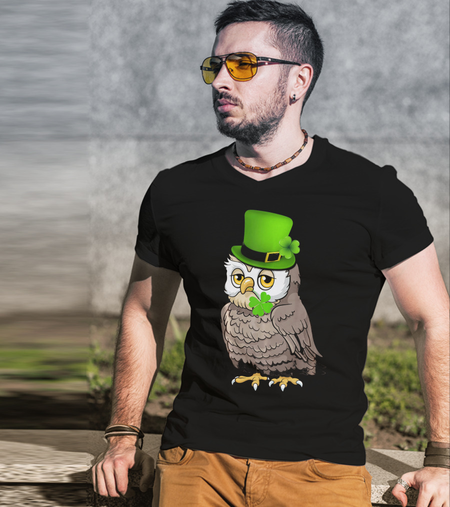 St Patricks Day Owl Wearing Green Hat With Shamrock Clove T-Shirt