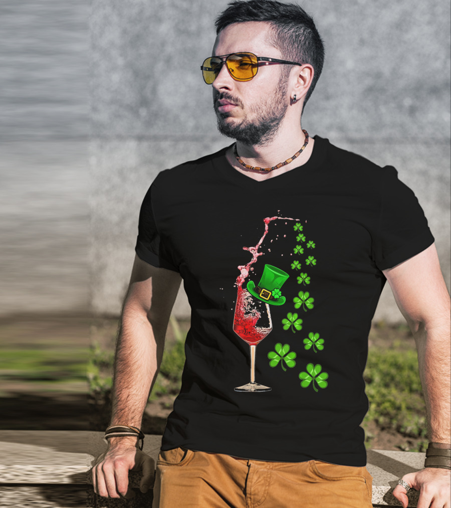 St Patricks Day Wine Glass Splash With Shamrocks And Top Hat T-Shirt