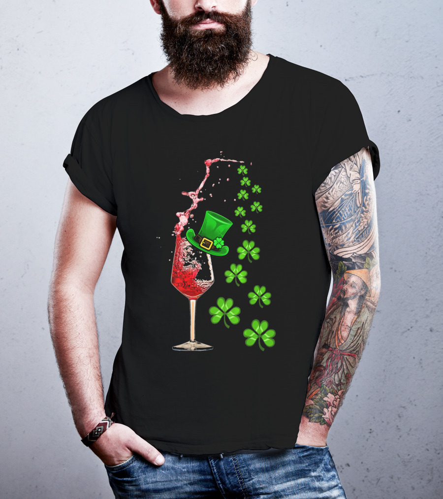 St Patricks Day Wine Glass Splash With Shamrocks And Top Hat T-Shirt