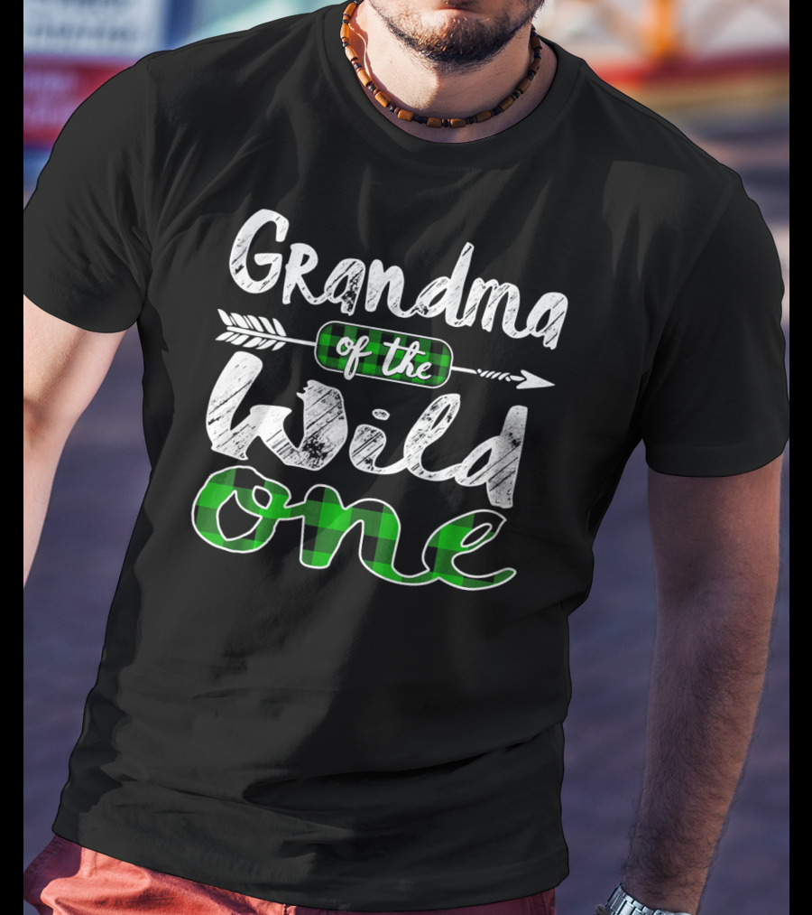 Grandma Of The Wild One Irish Green Plaid Arrow T-Shirt
