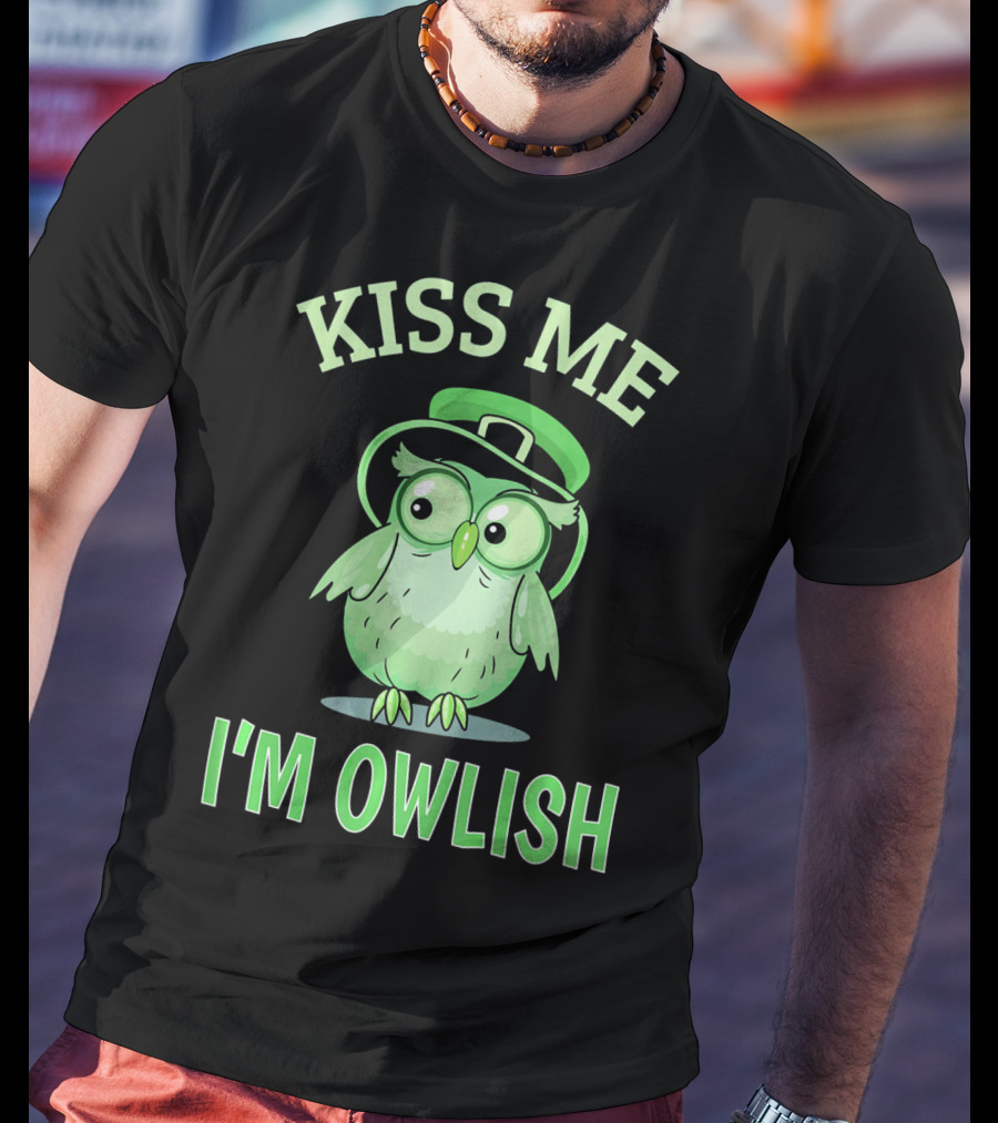 Kiss Me I'm Owlish Irish Owl With Leprechaun Hat T-Shirt