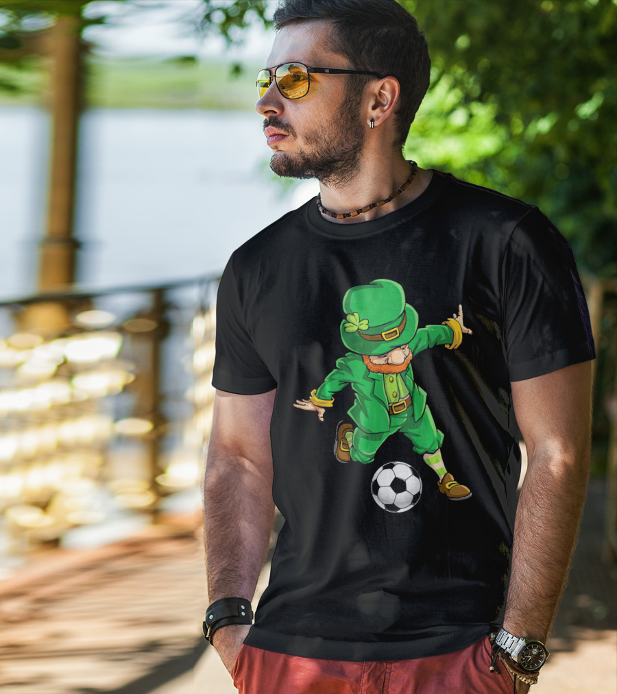 Leprechaun Playing Soccer St Patricks Day T-Shirt