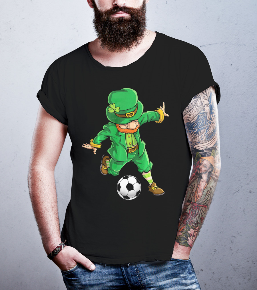 Leprechaun Playing Soccer St Patricks Day T-Shirt