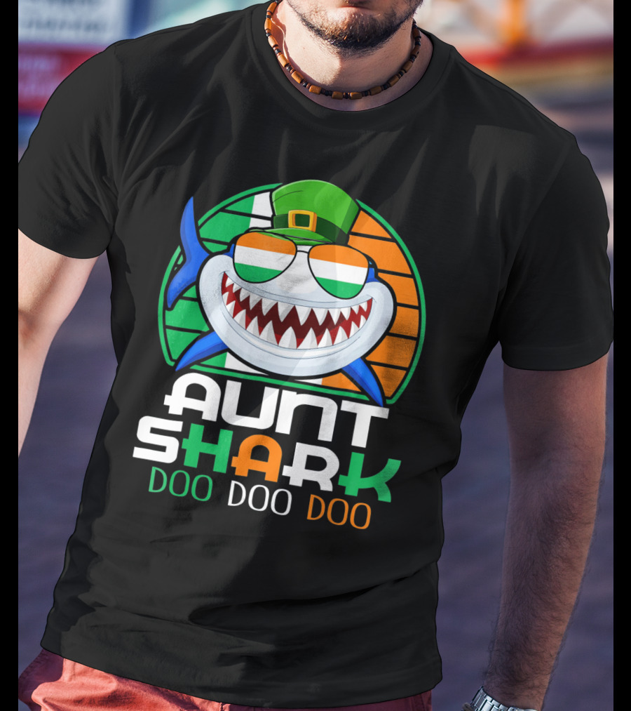 Aunt Shark Doo Doo Doo Funny St. Patrick's Day Irish Flag And Hat T-Shirt