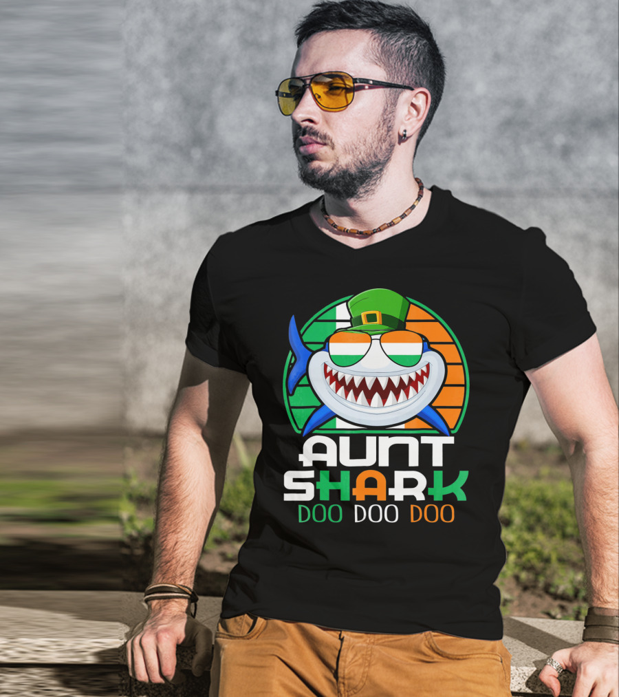 Aunt Shark Doo Doo Doo Funny St. Patrick's Day Irish Flag And Hat T-Shirt