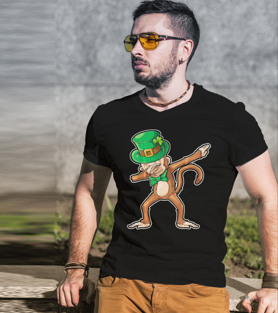 Dabbing Monkey St. Patrick's Day Leprechaun Hat Green Bow Tie T-Shirt