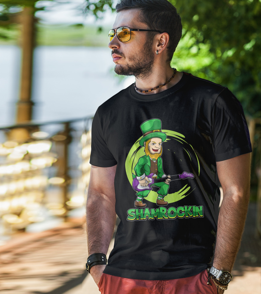 Shamrockin Leprechaun With E Guitar Rocking Celtic Style Green Circle Background T-Shirt