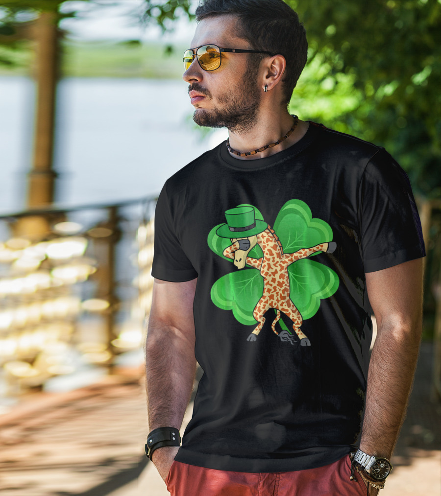 Dabbing Giraffe Leprechaun Shamrock St. Patrick's Day T-Shirt