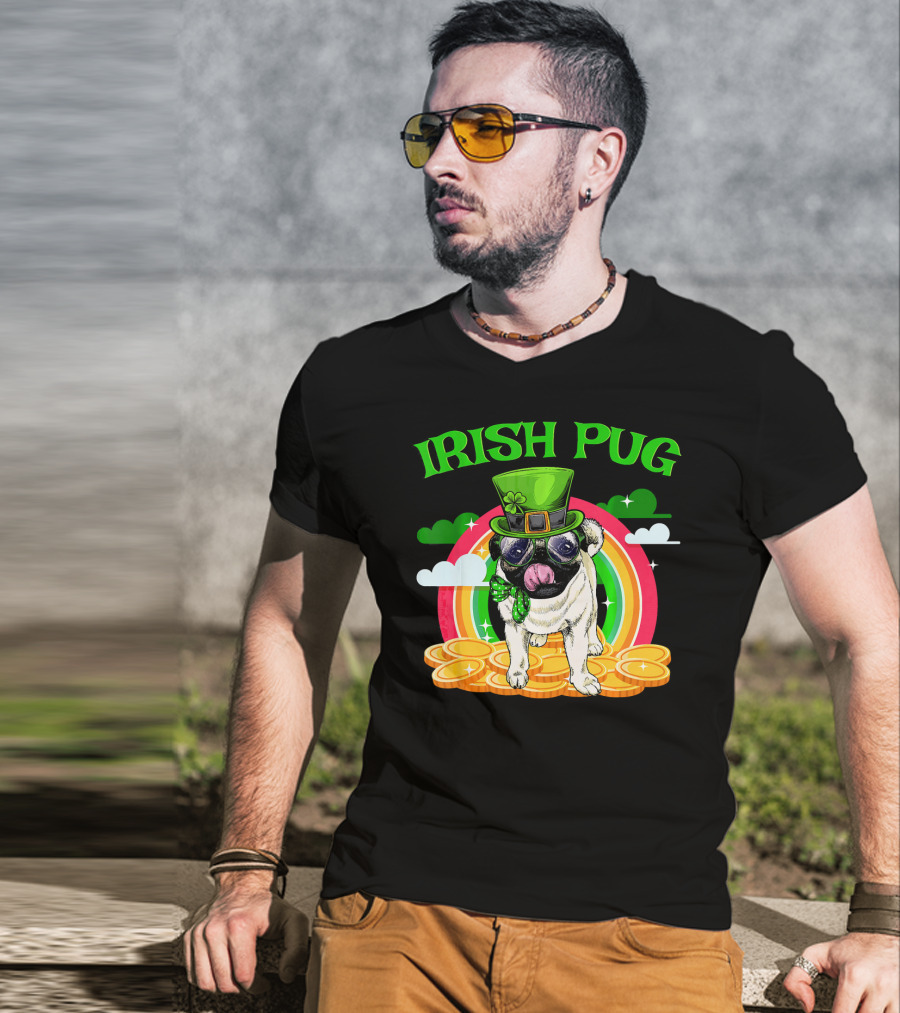 Irish Pug Funny St Patricks Day Leprechaun Rainbow Coins T-Shirt