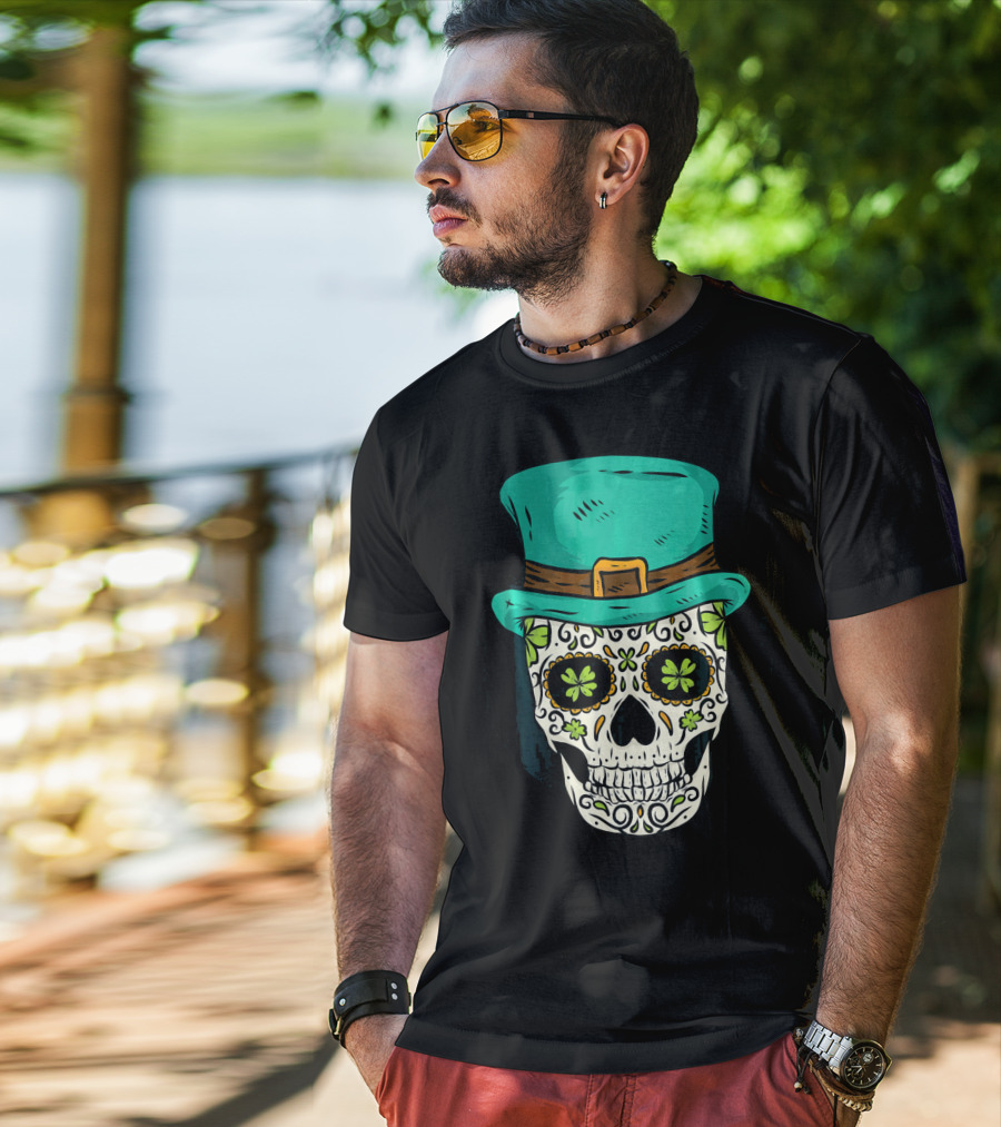 Lucky St. Patrick's Day Green Irish Skull With Celtic Shamrocks And Top Hat T-Shirt