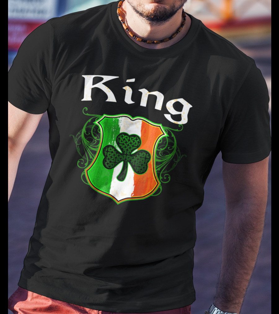 King Surname Irish Shamrock Crest T-Shirt
