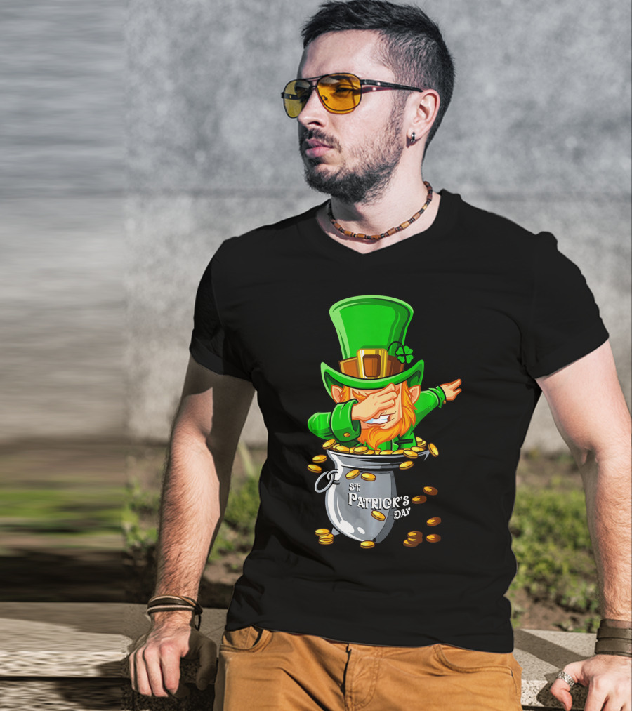 Dabbing Leprechaun St Patrick's Day Pot Of Gold T-Shirt
