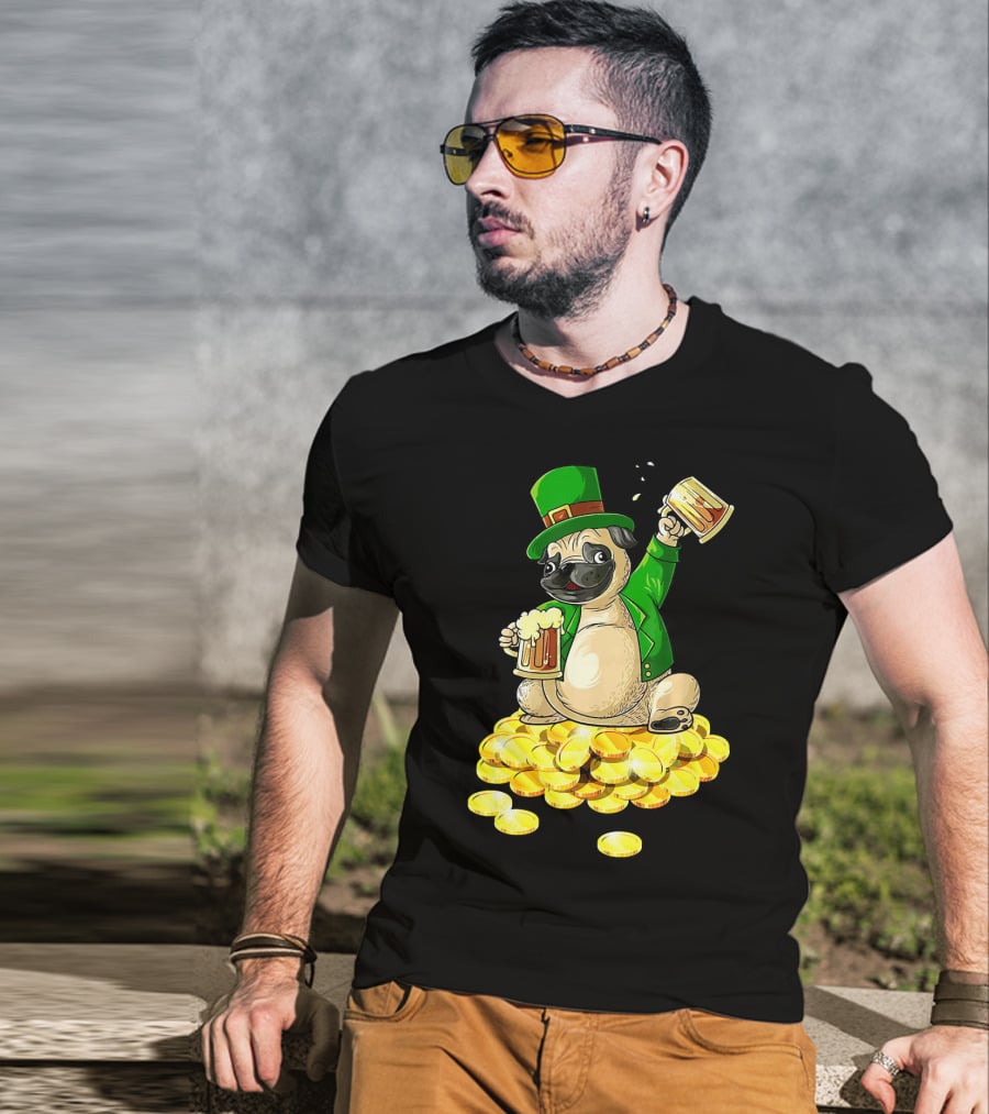 Irish Pug St. Patrick's Day Beer Cheers On Gold Coins T-Shirt