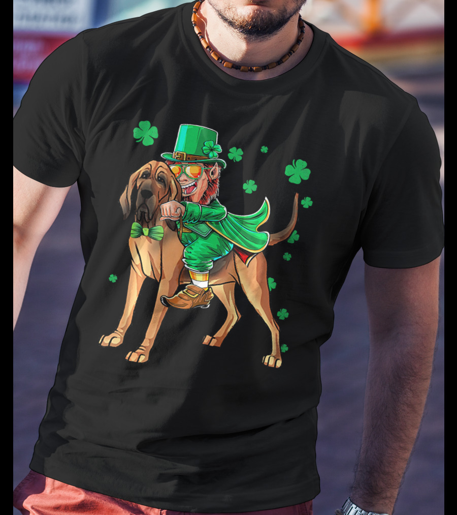 Leprechaun Riding Bloodhound Shamrock St. Patrick's Day T-Shirt