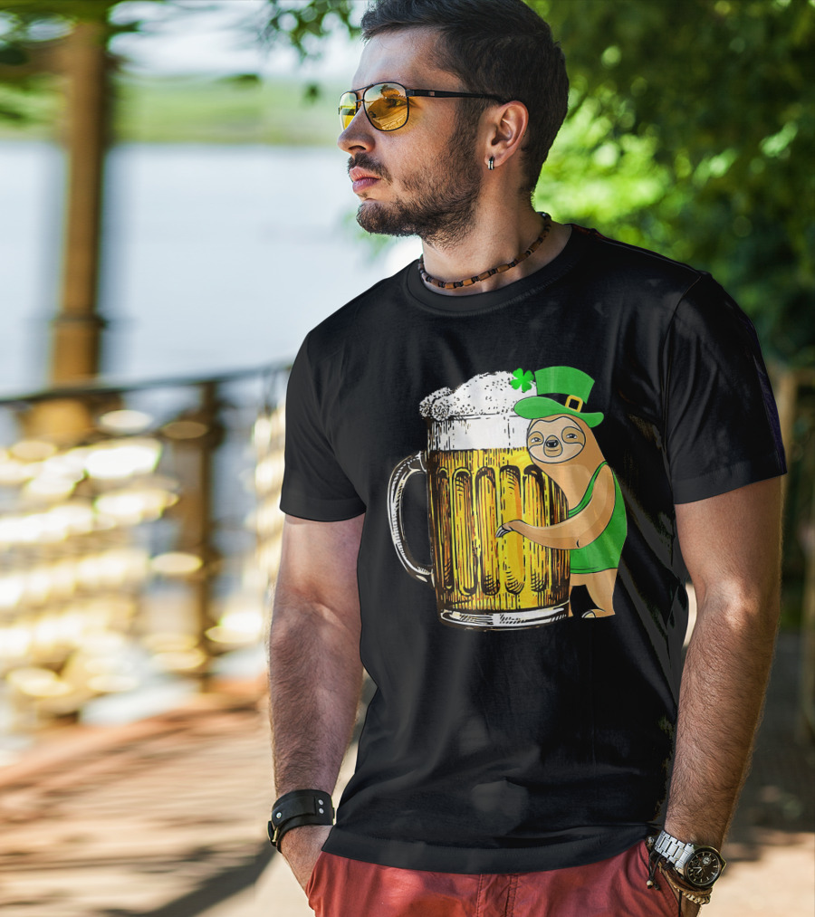 St Patricks Sloth Leprechaun With Beer Mug T-Shirt