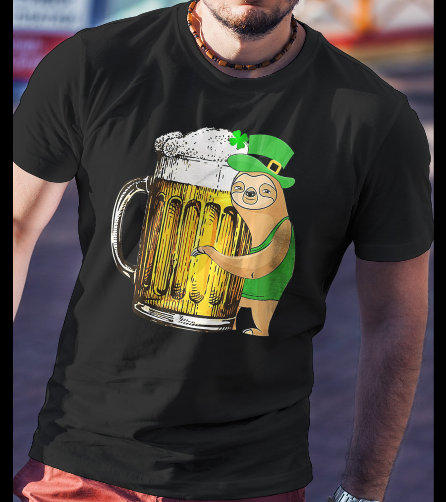St Patricks Sloth Leprechaun With Beer Mug T-Shirt