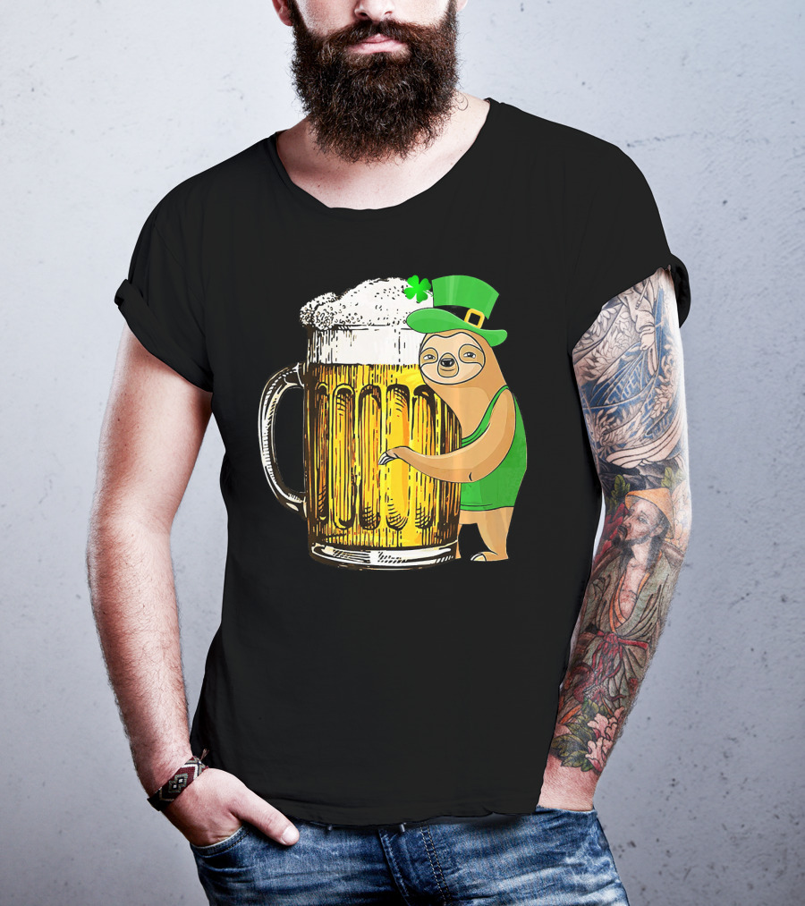 St Patricks Sloth Leprechaun With Beer Mug T-Shirt