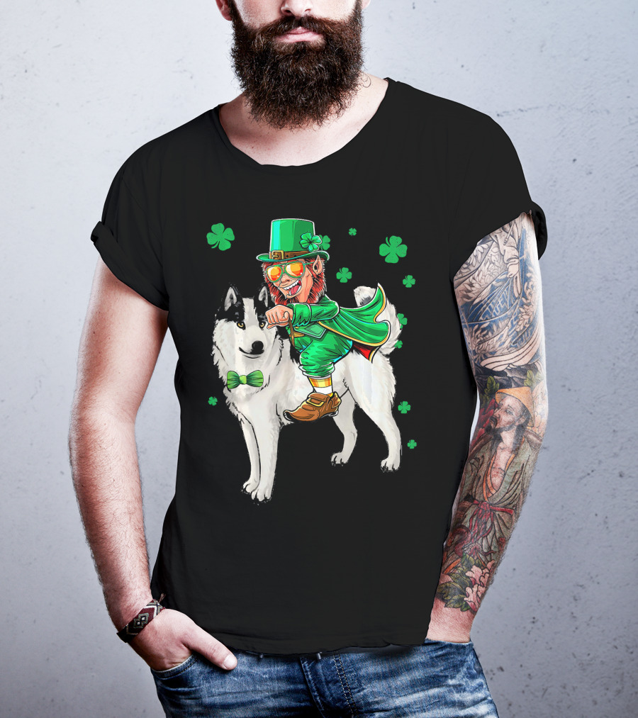 Leprechaun Riding Siberian Husky With Shamrock Bow Tie And Clover Background T-Shirt