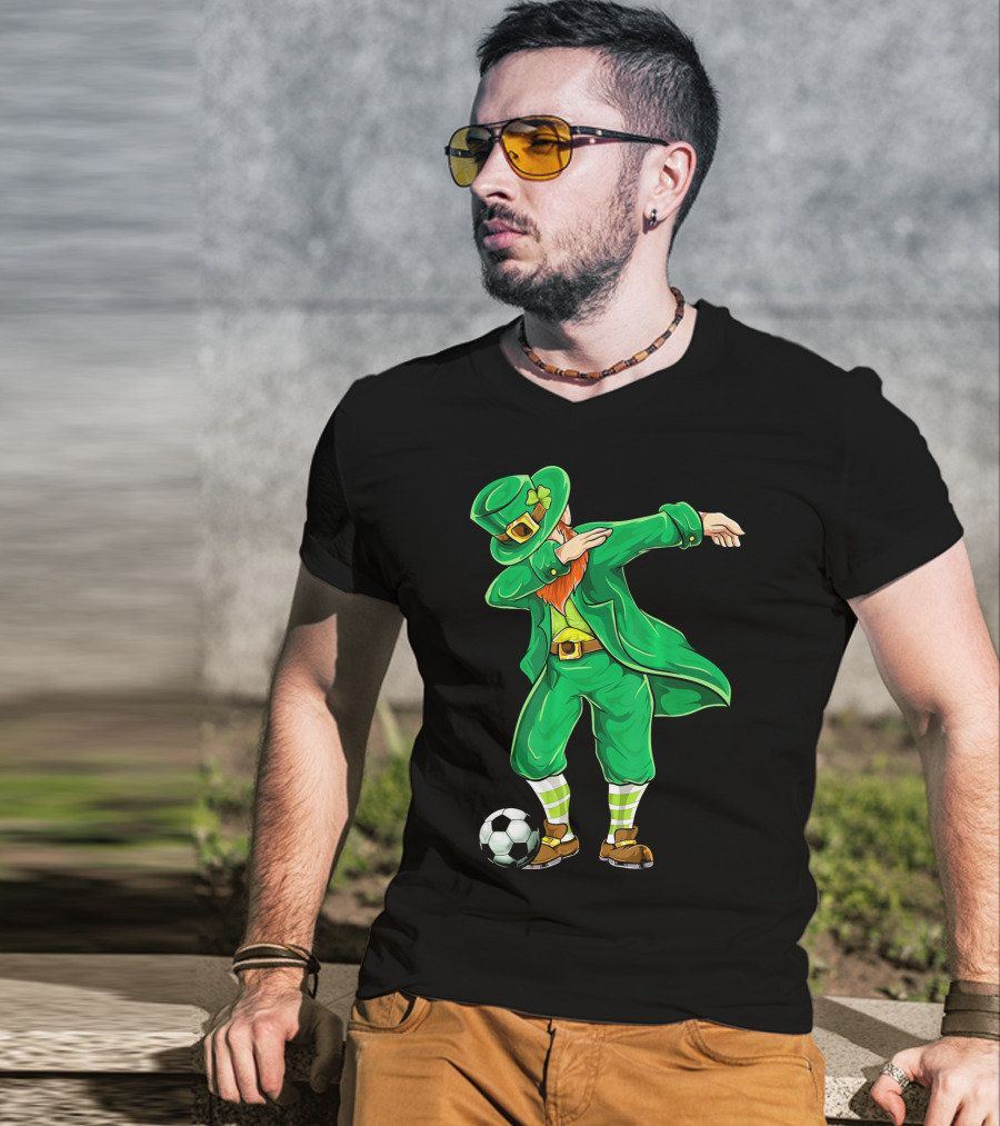 Dabbing Leprechaun Irish Soccer With Football And Shamrock Hat T-Shirt