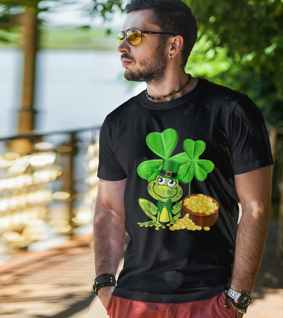 Leprechaun Frog St. Patrick's Day Shamrock Gold Coins T-Shirt