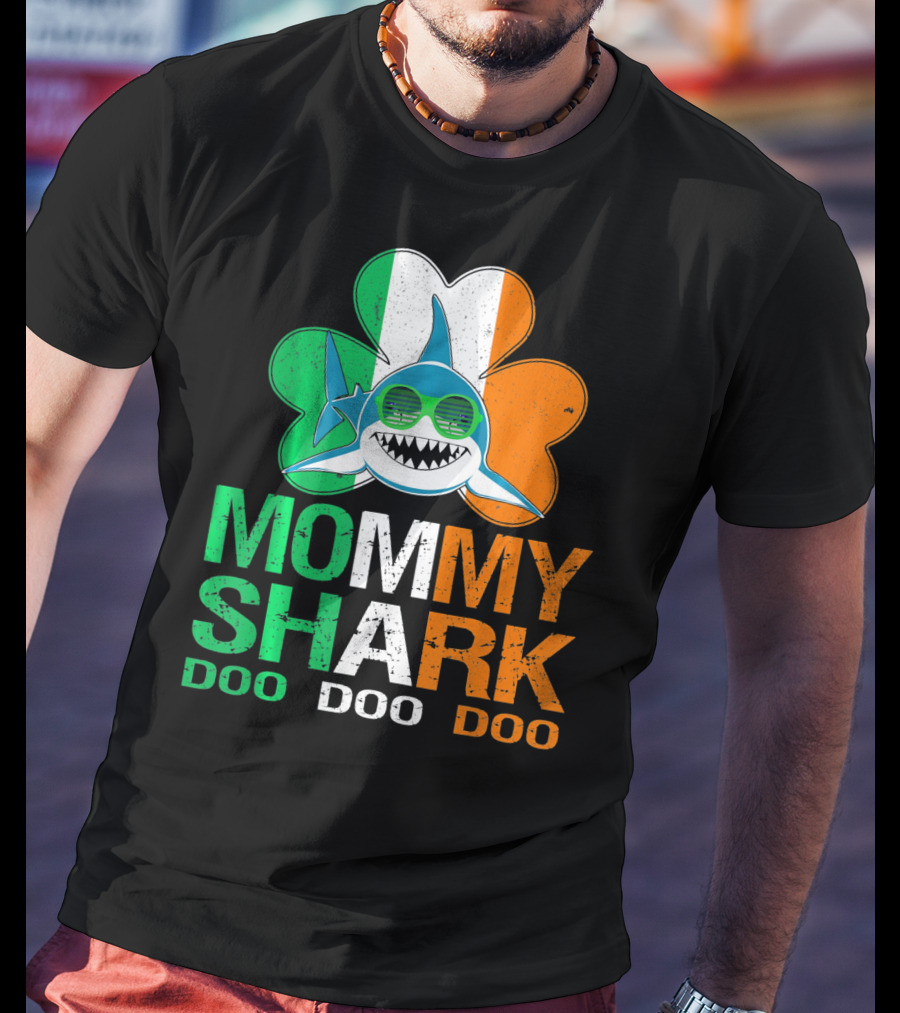 St Patricks Day Mommy Shark Doo Doo Doo Irish Shamrock T-Shirt