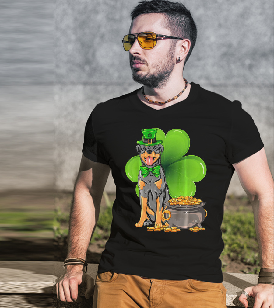 Rottweiler St Patricks Day Leprechaun With Shamrock And Gold Coins T-Shirt