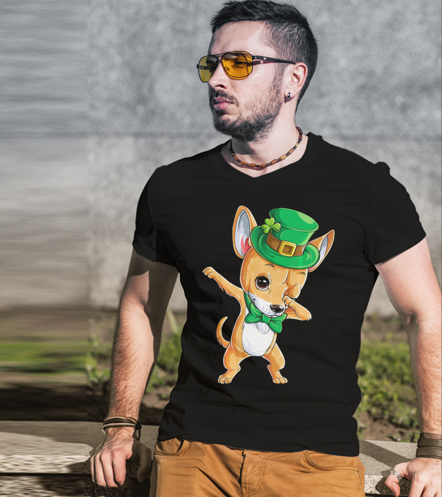 St. Patrick's Day Dabbing Chihuahua Leprechaun Hat T-Shirt