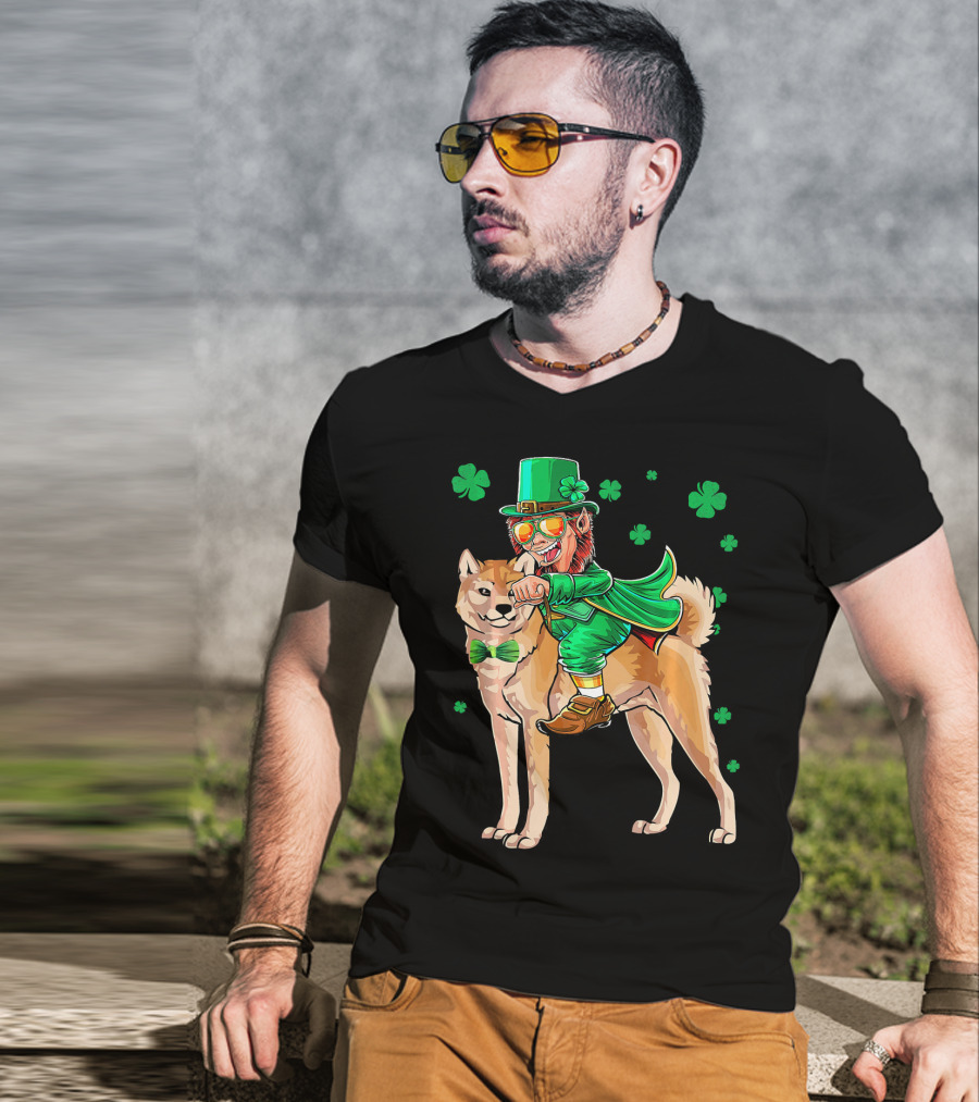 Leprechaun Akita Shamrock St. Patricks Day T-Shirt