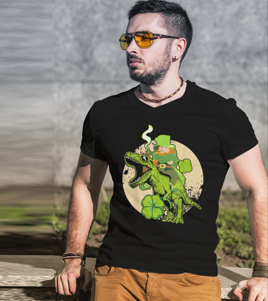 St Patricks Day Leprechaun Riding Dinosaur With Shamrocks T-Shirt