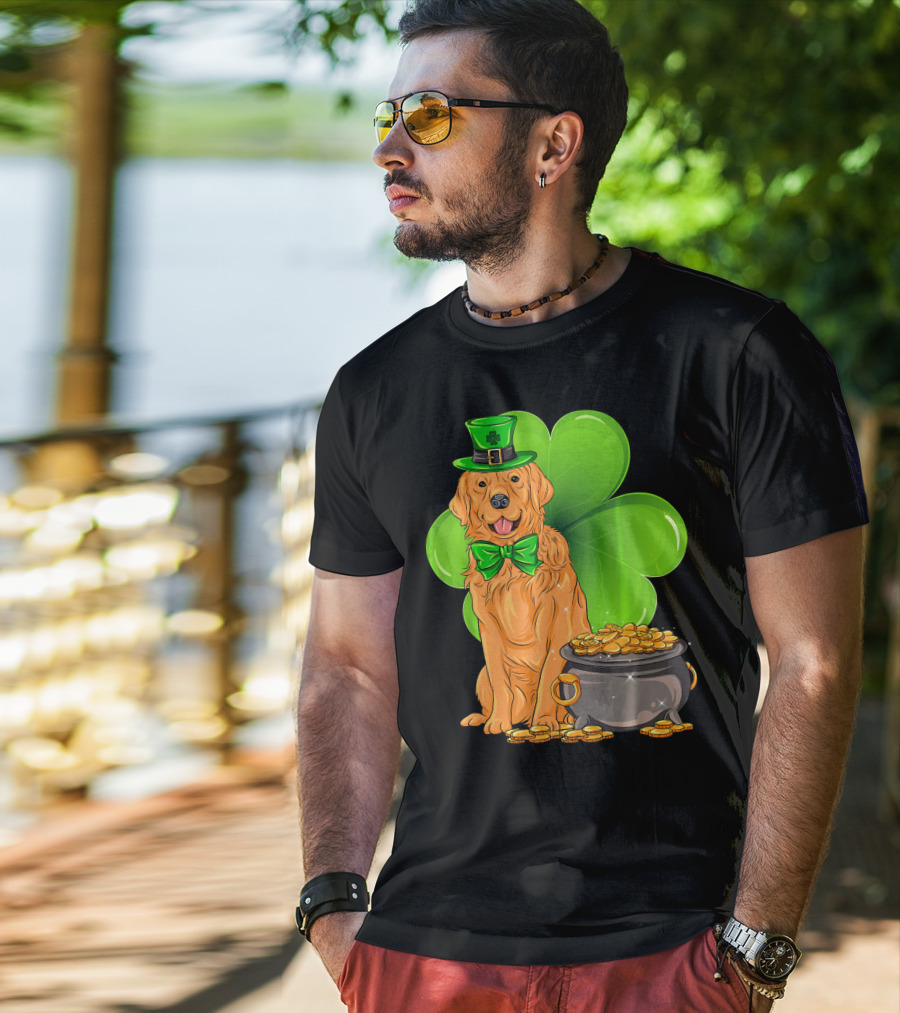 Golden Retriever St Patricks Day Leprechaun With Shamrock And Pot Of Gold T-Shirt