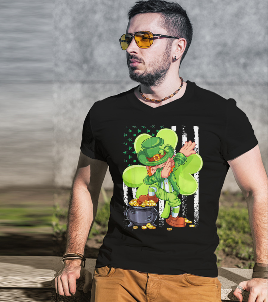 Leprechaun Dabbing With Pot Of Gold And Shamrock T-Shirt
