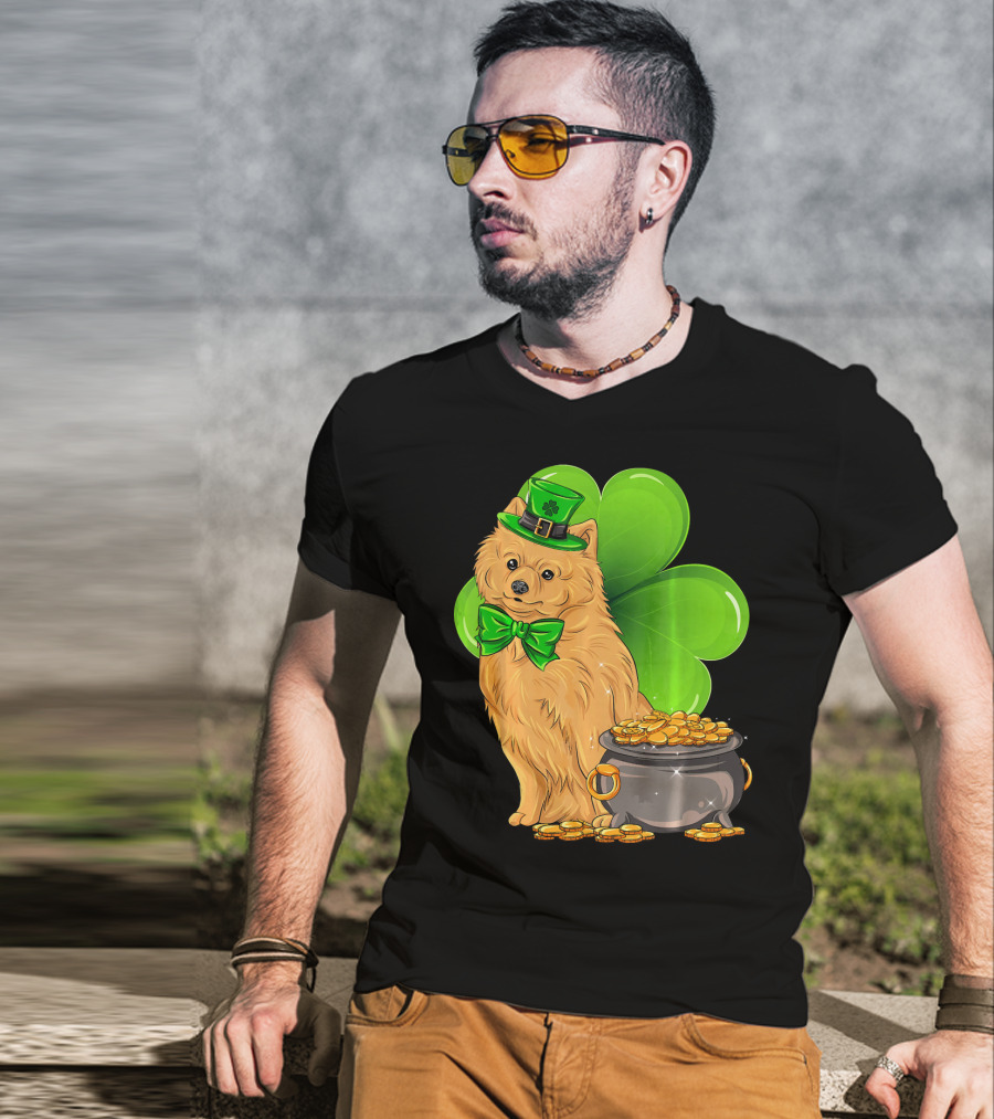 Pomeranian St Patricks Day Leprechaun Dog With Pot Of Gold And Clover T-Shirt
